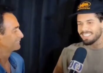 Zé Felipe e o repórter Mudinho durante entrevista