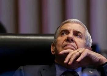 Moraes concede prisão domiciliar humanitária a Augusto Heleno