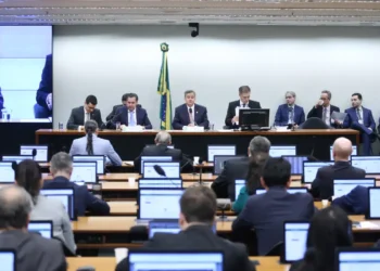 Comissão do Congresso aprova Orçamento de 2026