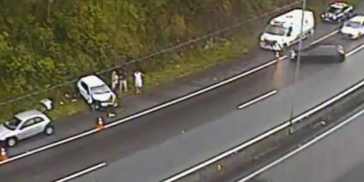 Policiais são atropelados enquanto atendiam ocorrência