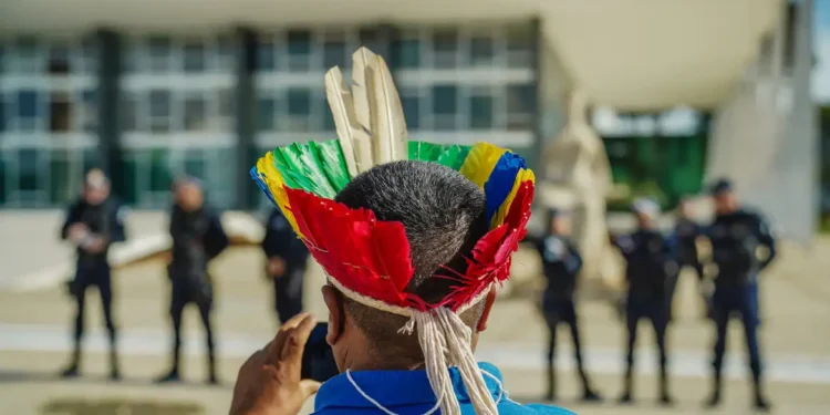 STF julgará marco temporal de terras indígenas de forma presencial