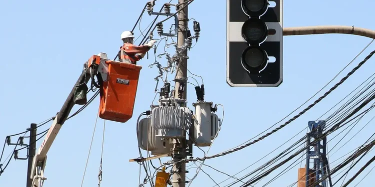 Procon paulistano multa Enel em cerca de R$ 14,3 milhões