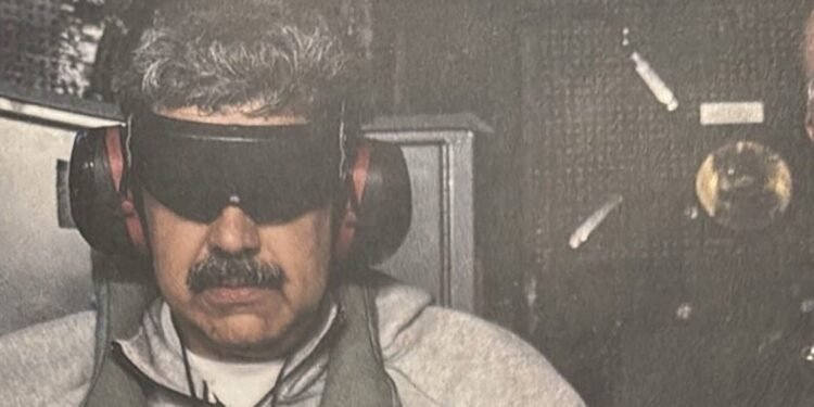 Trump publica suposta foto de Maduro em navio após captura