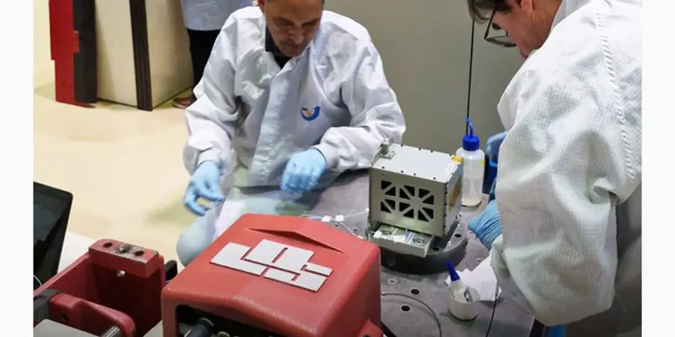 Foguete que levava satélites brasileiros some após lançamento na Índia