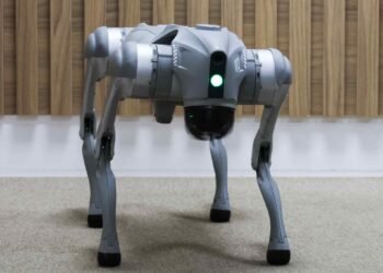 Cão Robô visitou a Rede Rios de Comunicação (Foto: Tunico Santos/Rios de Notícias)