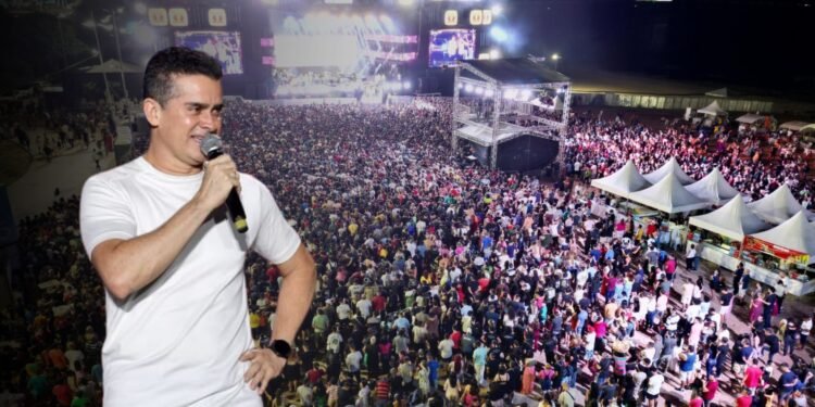 Prefeito de Manaus, David Almeida, foi alvo de vaias (Fotos: Divulgação/Semcom)