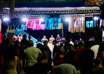 Fespob 2026: Luau agita público com shows regionais na Praia Grande em Barcelos