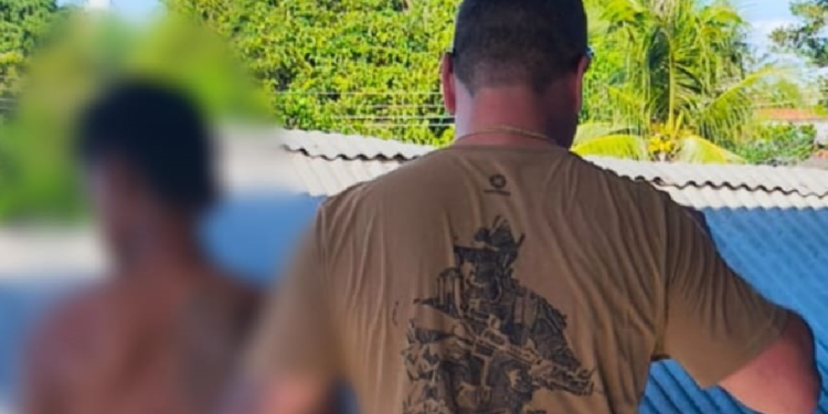 Mulher é agredida ao procurar irmão usuário de drogas, e denúncia leva à prisão de traficante em Barcelos