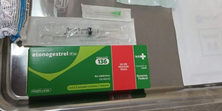 Implante no braço previne gravidez por até três anos e já está disponível na rede pública de saúde em Manaus