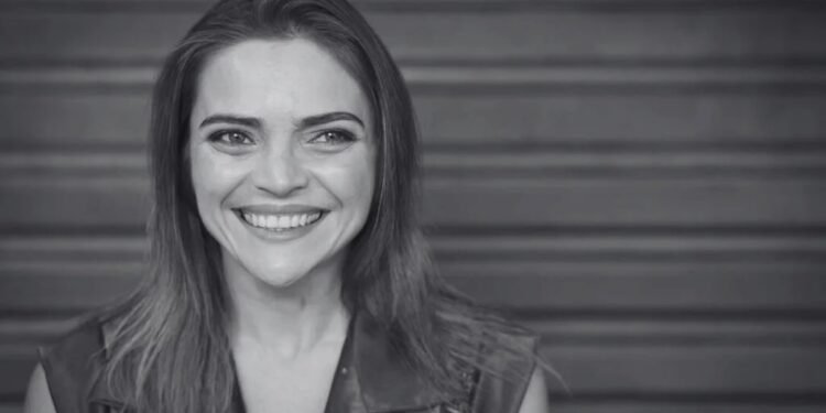 Atriz de Cheias de Charme e No Rancho Fundo, Titina Medeiros morre aos 48 anos