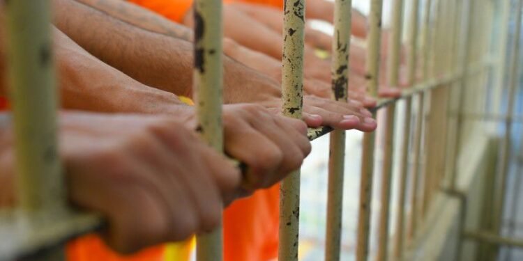 Justiça muda regras para transferência de presos e cobra mais segurança no Amazonas