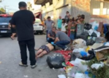 Homem é encontrado morto dentro de lixeira com sinais de tortura na Compensa