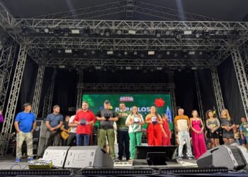 Abertura do 30º Fespob reúne autoridades homenagens e público no Piabódromo