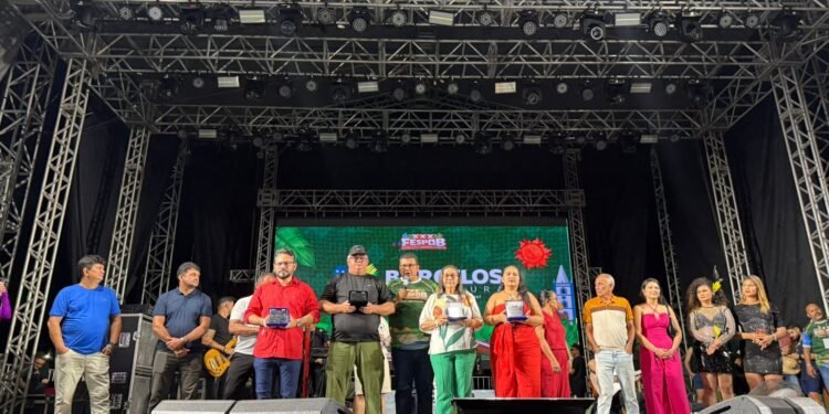 Abertura do 30º Fespob reúne autoridades homenagens e público no Piabódromo