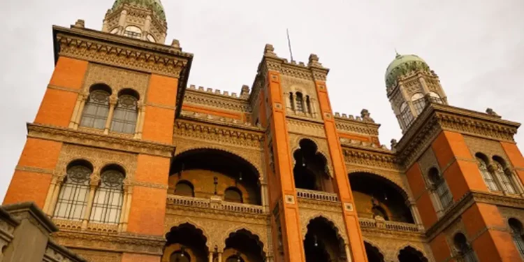 Fiocruz conduzirá estudo com injeção contra HIV em sete cidades