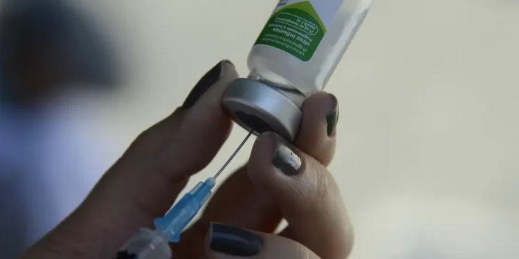 Casos de síndrome respiratória grave estão em queda em quase todo país