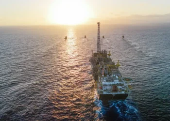 Petrobras supera projeções e tem produção recorde em 2025
