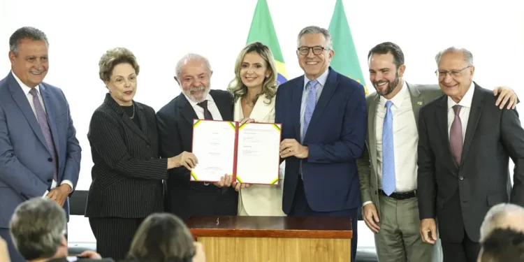 Governo federal vai construir primeiro hospital inteligente do SUS