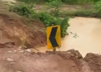 Rompimento de bueiro interdita totalmente trecho da BR-230 no Amazonas
