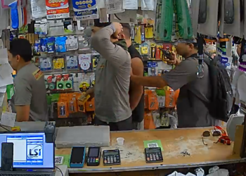 Assalto em loja de materiais de construção é registrado por câmeras em Rio Preto da Eva