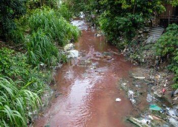 Fala Manaus Parque das Nações sofre com lama, lixo e risco de acidentes