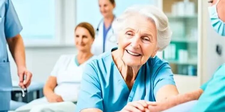 Recusa de planos de saúde a idosos é ilegal, alerta especialista em Direito da Saúde