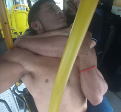 Suspeito é surpreendido com ´´mata-leão`` - (Foto: Divulgação/Internet)