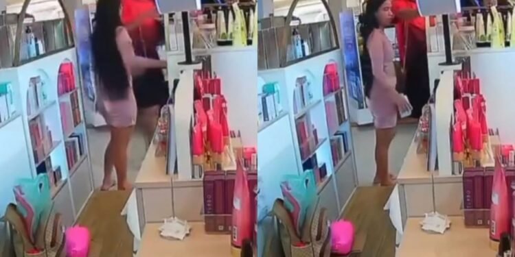 Mulher é flagrada por câmeras furtando perfumaria em shopping na zona Norte de Manaus