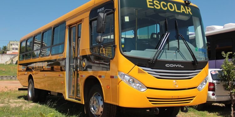 MP investiga falta de transporte para estudantes que viajam de Guajará a Cruzeiro do Sul