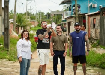 Salazar entra na pré-campanha da Professora Maria do Carmo : ‘Daquele jeitão!’