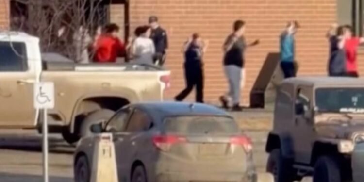 ataque-escola-canada