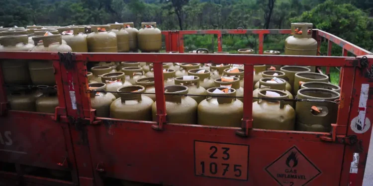 Governo sanciona programa Gás do Povo; saiba como funciona
