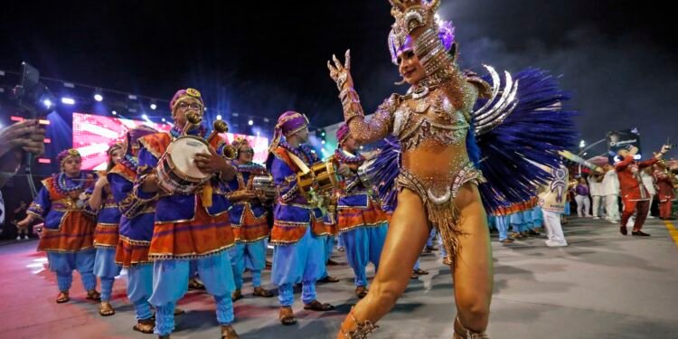 SP: desfiles tem religiosidade e homenagens a povos originários