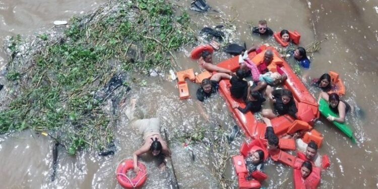 naufragio-em-manaus-1