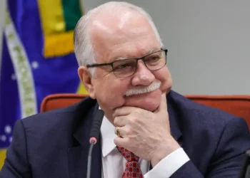 Caso Master: Fachin convoca ministros para tratar de menções a Toffoli