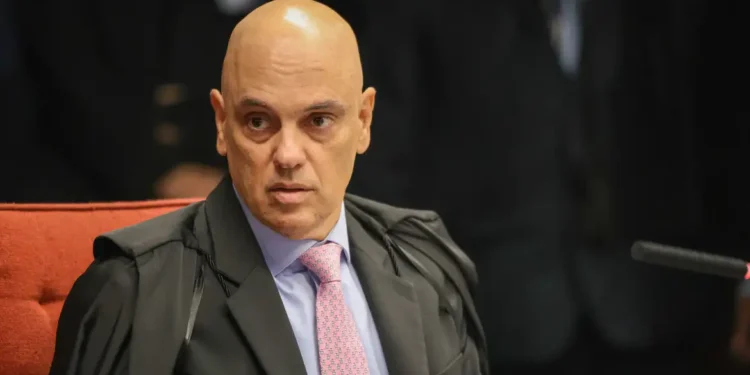 Moraes expede mandado de soltura que autoriza domiciliar a Bolsonaro
