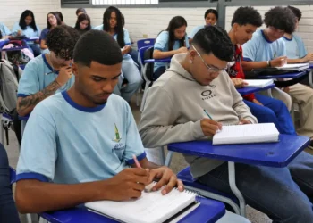 Sistema permite emissão de certificado de conclusão do ensino médio