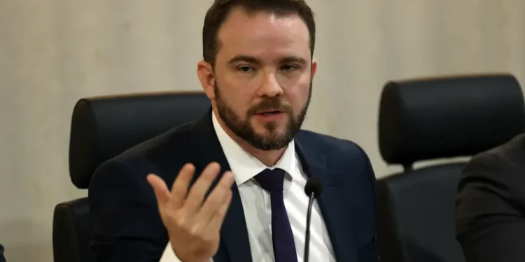 Governo propõe subsídio de R$ 1,20 ao diesel após impasse do ICMS