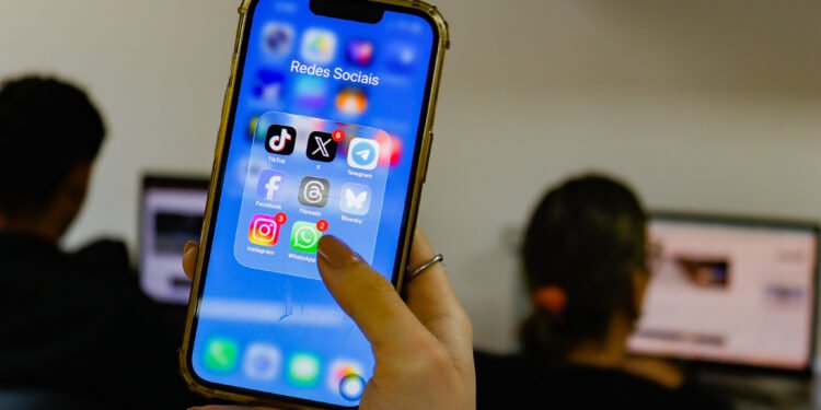 AGU pede que PF investigue usuários que publicaram vídeos misóginos