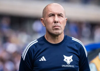 Flamengo anuncia a contratação do técnico português Leonardo Jardim