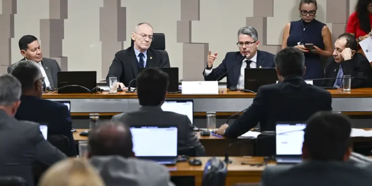 CPI do Crime aprova pedido para investigar beneficiários do Master