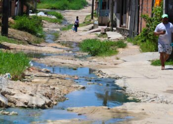 Fala Manaus: moradores denunciam abandono de rua na comunidade Nobre, zona Norte de Manaus