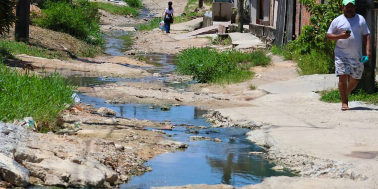Fala Manaus: moradores denunciam abandono de rua na comunidade Nobre, zona Norte de Manaus