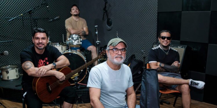 Com quase 30 anos de carreira, banda Espantalho reúne formação original para show acústico inédito no Teatro Amazonas