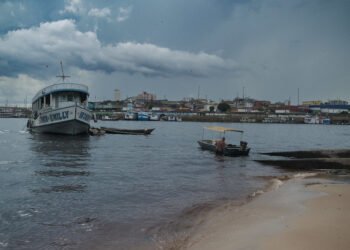 Fala Manaus: laudo aponta água imprópria e divide moradores na Praia da Ponta Branca