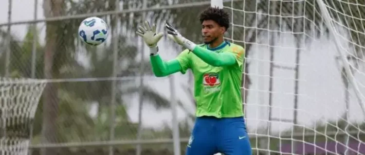 Goleiro Hugo Souza é convocado para a seleção após lesão de Alisson