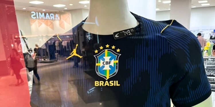Nova camisa da Seleção para Copa de 2026 é vendida por até R$ 749 em Manaus
