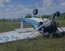Avião monomotor cai em área de mata no Aeroclube de Manaus e causa uma morte