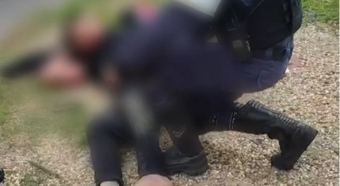 Motociclista cai de viaduto ao tentar fugir de blitz e fica ferido em Manaus