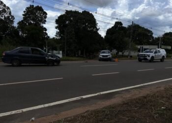 Mulher morre ao ser atropelada enquanto ajeitava carga de veículo na AM-070